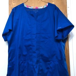 Vera Bradley scrub top